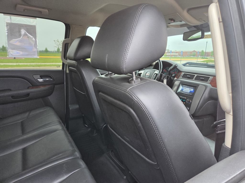 Used 2013 GMC Sierra 2500 SLT w/ Suspension Package, Off-Road AWD/4WD image 39