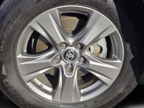 Used 2024 Toyota RAV4 LE AWD/4WD image 21
