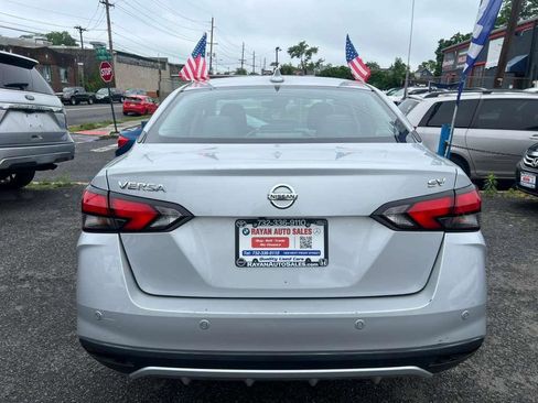 Used 2021 Nissan Versa SV FWD image 9
