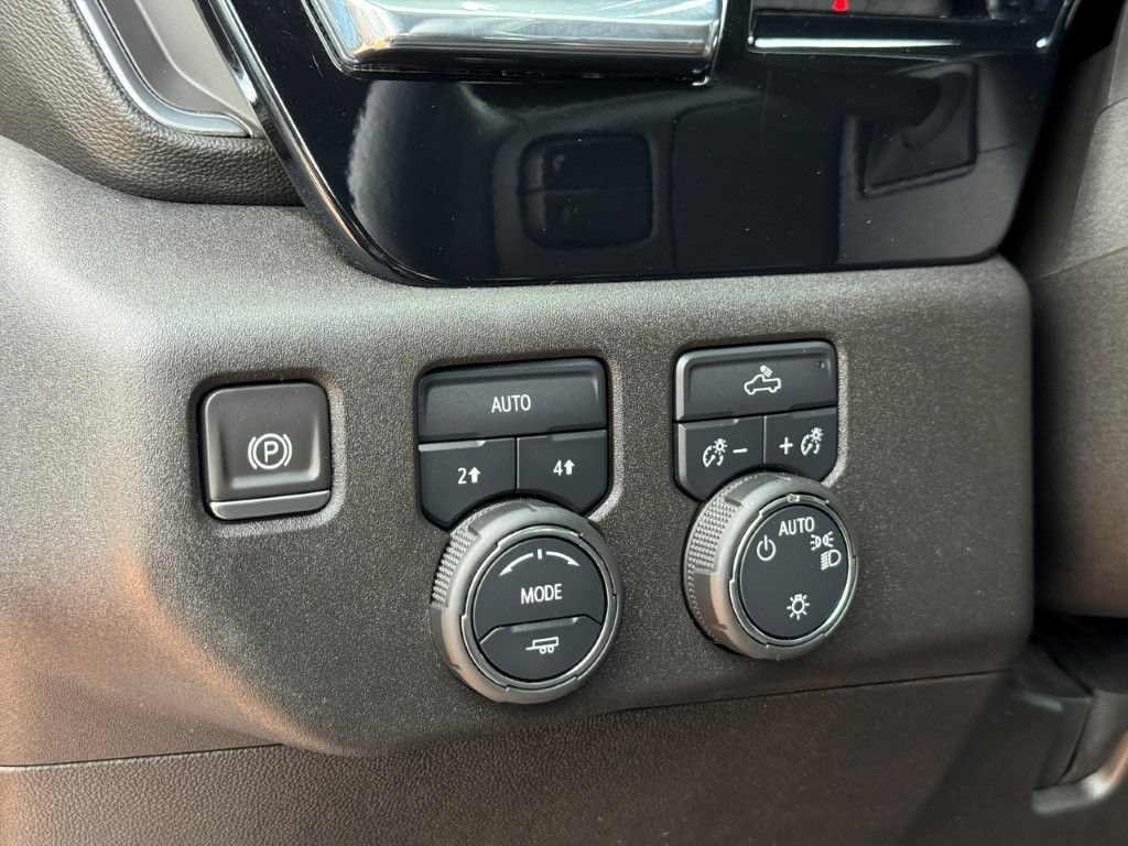 Used 2024 Chevrolet Silverado 1500 LT AWD/4WD image 13