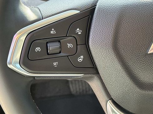 Certified 2025 Chevrolet Trax LT w/ Driver Confidence Package image 22