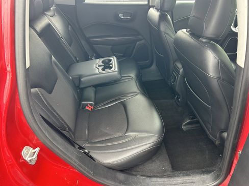Used 2018 Jeep Compass Latitude w/ Popular Equipment Group AWD/4WD image 16