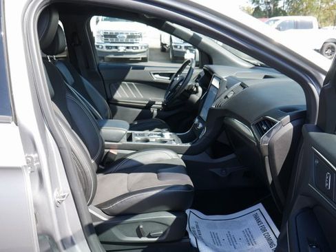 Used 2022 Ford Edge ST image 25