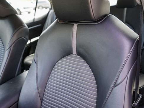 Used 2022 Toyota Camry SE w/ Carpet Mat Package (TMS) FWD image 22
