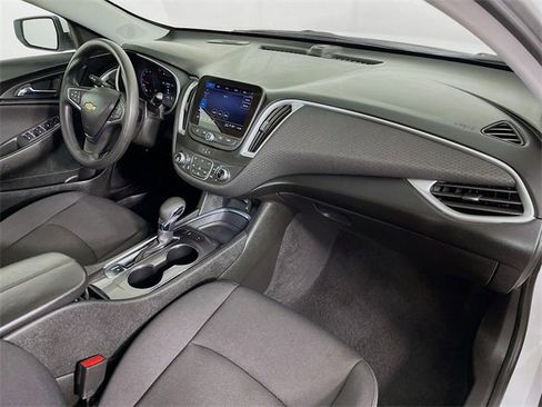 Used 2024 Chevrolet Malibu LT image 32