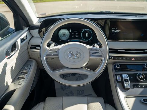 Used 2024 Hyundai Palisade Calligraphy image 16
