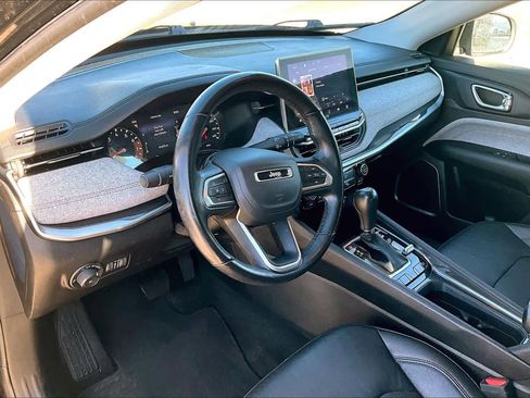 Used 2022 Jeep Compass Latitude image 6