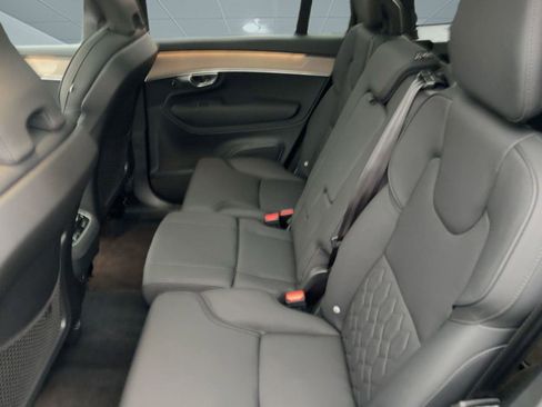 Certified 2025 Volvo XC90 B6 Plus image 24
