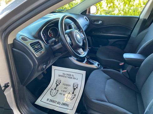 Used 2018 Jeep Compass Sport FWD image 34