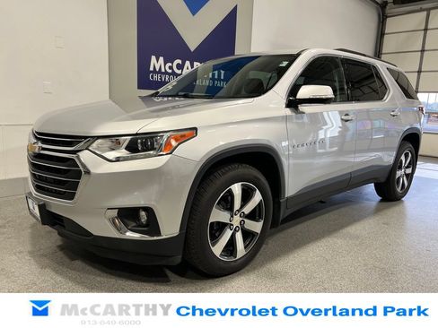 Used 2020 Chevrolet Traverse LT w/ LT Premium Package AWD/4WD image 9
