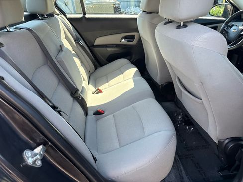 Used 2015 Chevrolet Cruze LT FWD image 14
