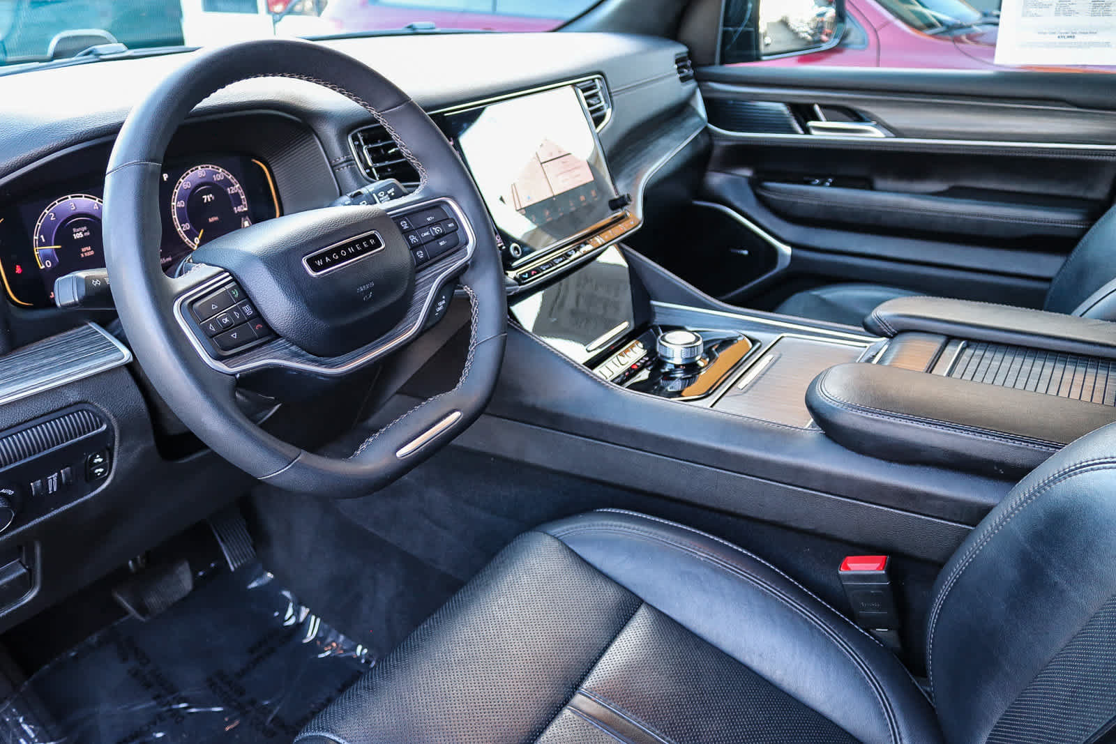 Used 2024 Jeep Wagoneer L Series II RWD image 16