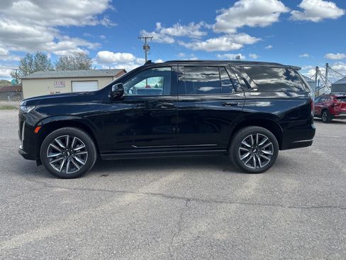 Used 2022 Cadillac Escalade Sport Platinum w/ LPO, Floor Liner Package AWD/4WD image 4