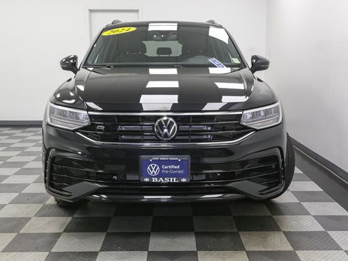 Used 2024 Volkswagen Tiguan SE R-Line AWD/4WD image 4
