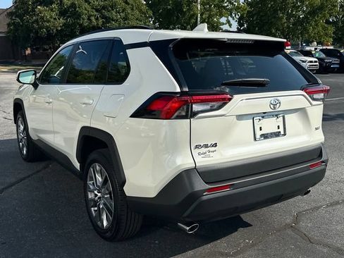 Used 2022 Toyota RAV4 XLE Premium FWD image 6