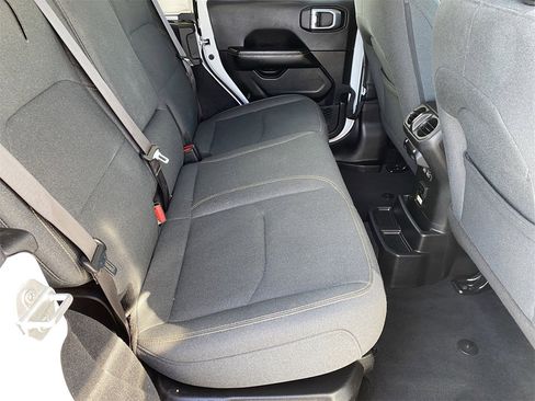 Used 2024 Jeep Wrangler Unlimited Sahara image 11