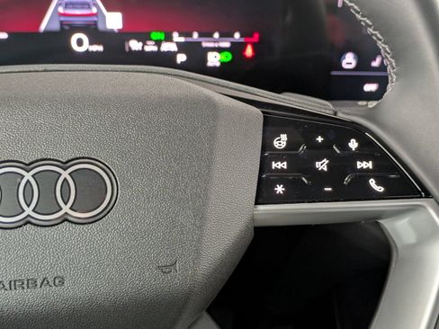 Used 2025 Audi Q5 Premium w/ Convenience Package AWD/4WD image 11