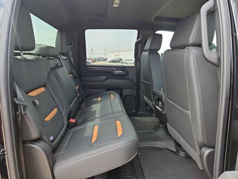 Used 2025 GMC Sierra 2500 AT4 AWD/4WD image 17