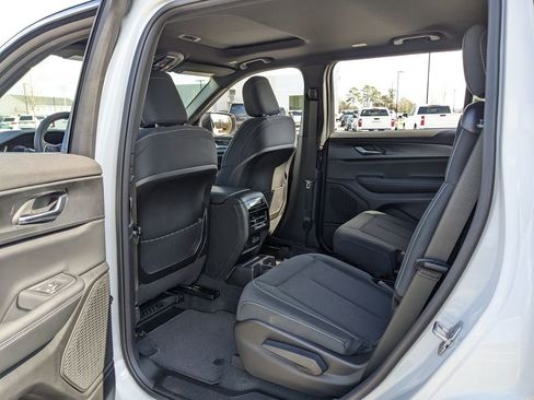 New 2026 Jeep Grand Cherokee L 2WD image 38