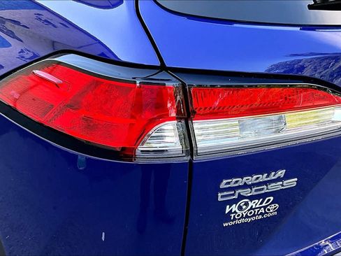 Used 2025 Toyota Corolla Cross LE FWD image 29