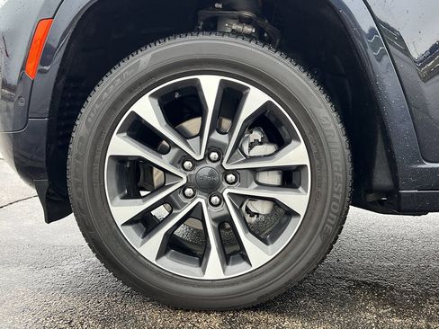 Used 2024 Jeep Grand Cherokee Overland w/ Adv Protech Group III image 10