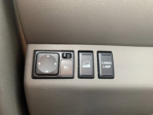 Used 2021 Nissan Frontier SV w/ Midnight Edition Floor Mats AWD/4WD image 14