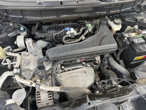 Used 2017 Nissan Rogue SV w/ Midnight Edition Package image 25