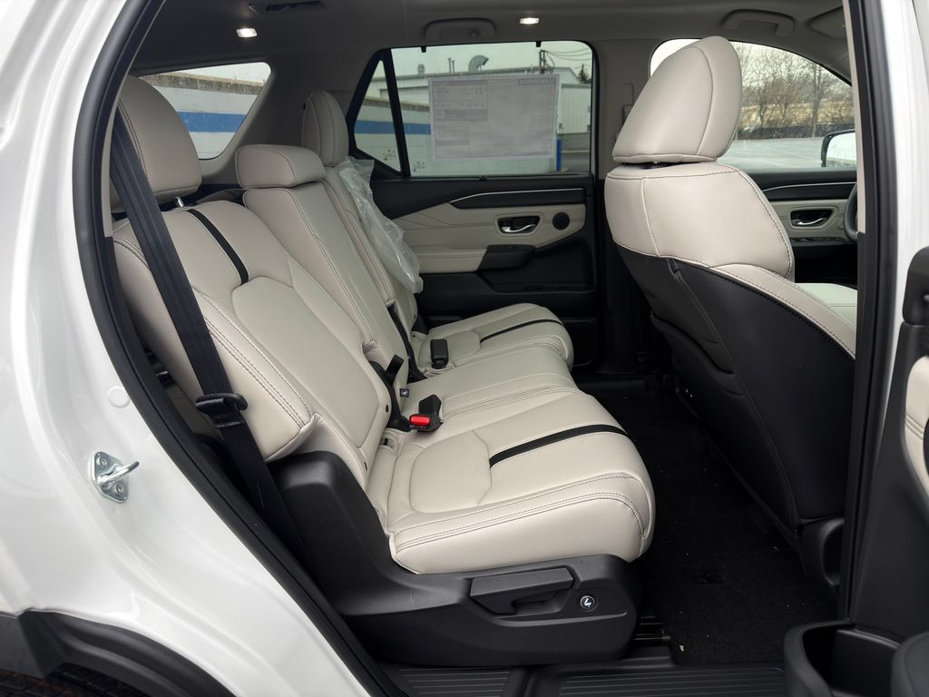 New 2026 Honda Pilot Touring image 25