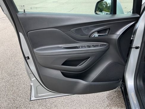 Used 2022 Buick Encore Preferred w/ Safety Package image 6