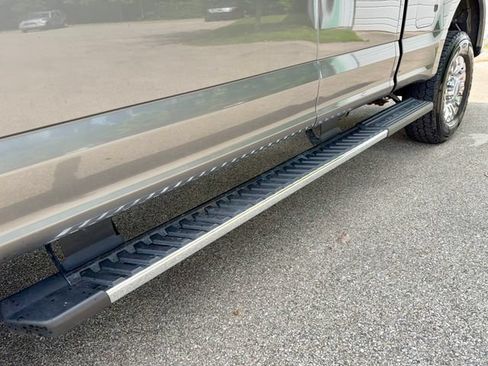 Used 2022 Ford F350 Lariat w/ Chrome Package AWD/4WD image 28