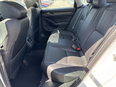 Used 2018 Honda Accord Touring image 31