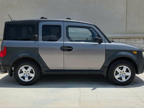 Used 2005 Honda Element EX image 2