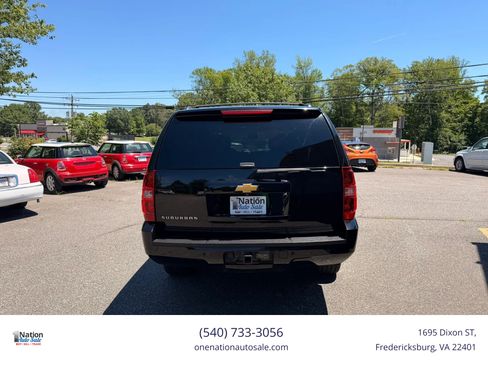 Used 2014 Chevrolet Suburban LT w/ Luxury Package AWD/4WD image 5