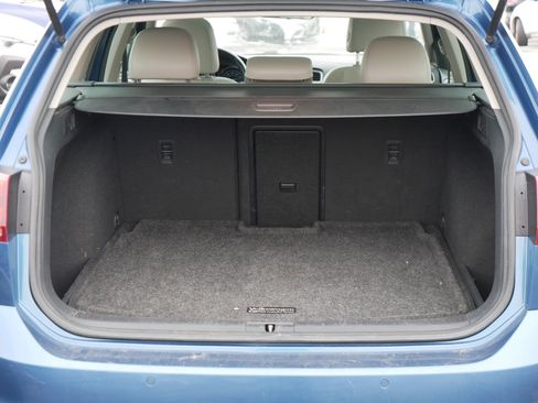 Used 2015 Volkswagen Golf SE image 18