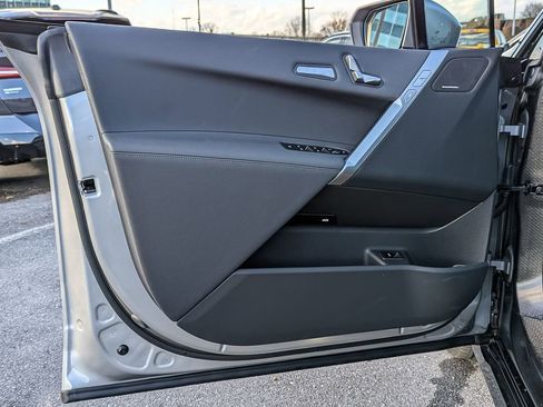 Used 2026 BMW iX xDrive60 w/ M Sport Package image 9