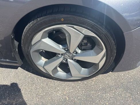 Used 2018 Honda Accord Touring image 11