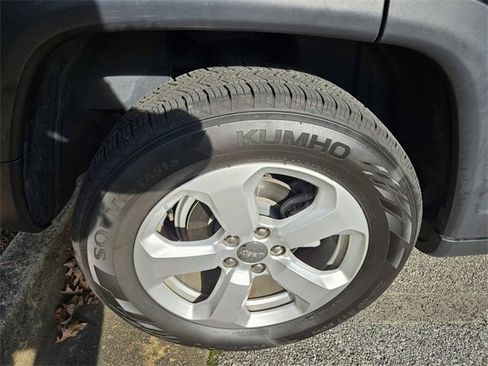 Used 2018 Jeep Compass Latitude w/ Cold Weather Group image 6