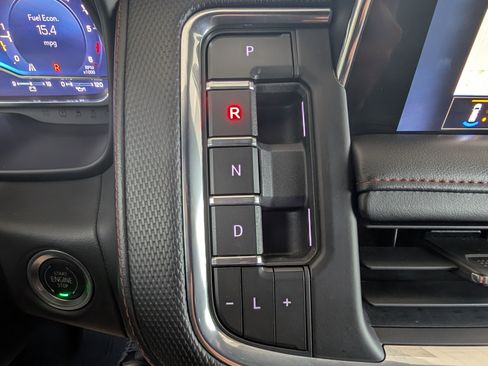 Used 2022 Chevrolet Tahoe RST w/ Luxury Package image 32