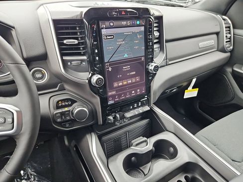 New 2026 RAM 1500 4x4 Crew Cab image 19