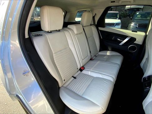 Used 2024 Land Rover Discovery Sport S image 19