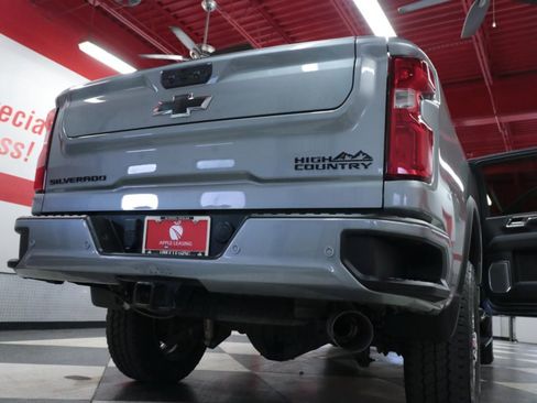 Used 2024 Chevrolet Silverado 2500 High Country w/ High Country Premium Package image 33