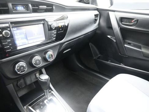 Used 2016 Toyota Corolla L FWD image 28