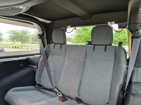 Used 2024 Jeep Wrangler Rubicon AWD/4WD image 14