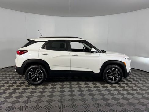 Used 2024 Chevrolet TrailBlazer LT image 5