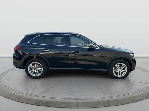 Used 2024 Mercedes-Benz GLC 300 4MATIC image 4