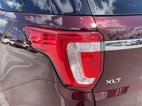 Used 2019 Ford Explorer XLT w/ Equipment Group 202A FWD image 7