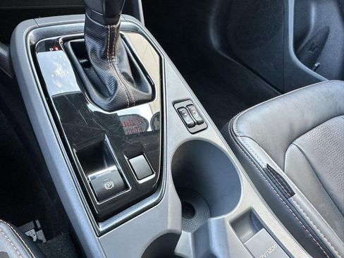 Used 2024 Subaru Crosstrek 2.5i Limited w/ Crosstrek Mirror Package image 20