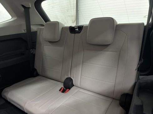 Used 2018 Volkswagen Tiguan SE FWD image 25