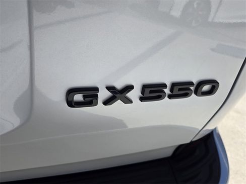 Used 2024 Lexus GX 550 image 17