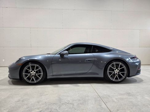 Used 2025 Porsche 911 Carrera T RWD image 36